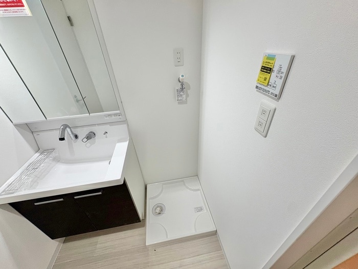 物件内観写真7　(洗濯機置場)