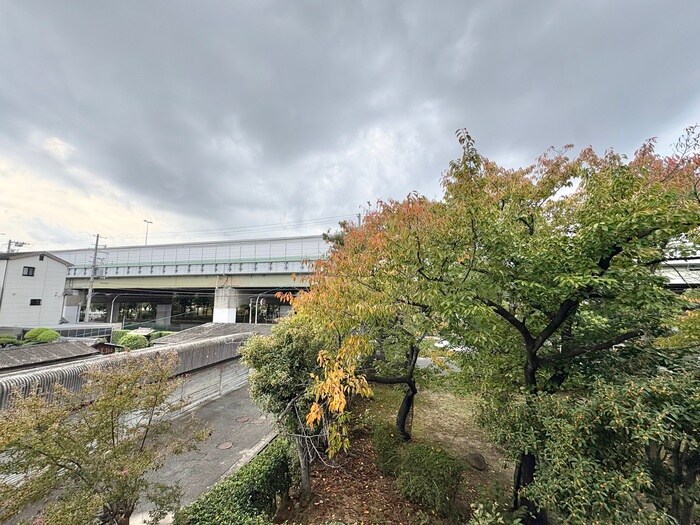 物件内観写真15　(室内からの展望)