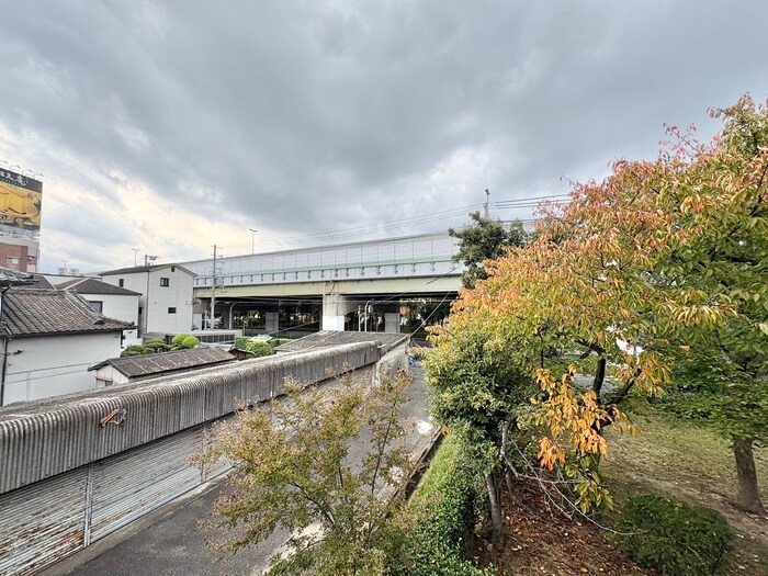 物件内観写真16　(室内からの展望)