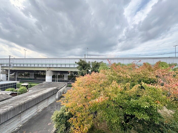 物件内観写真16　(室内からの展望)