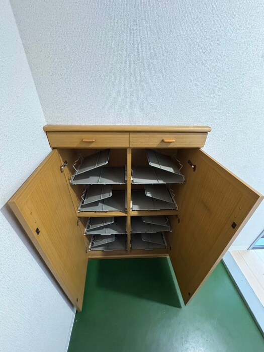物件内観写真15　(靴箱)