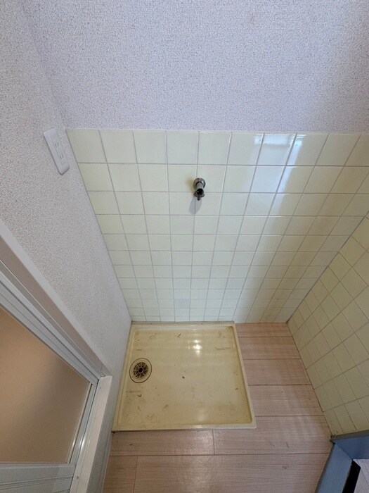 物件内観写真16　(洗濯機置場)