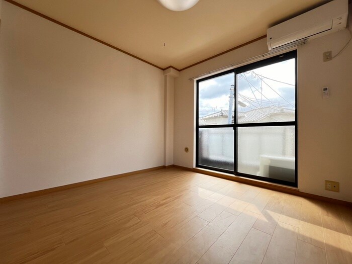 物件内観写真8　(居室)