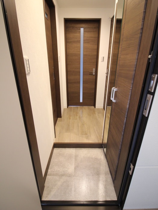 物件内観写真13　(玄関)