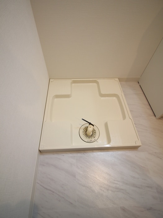 物件内観写真16　(洗濯機置場)