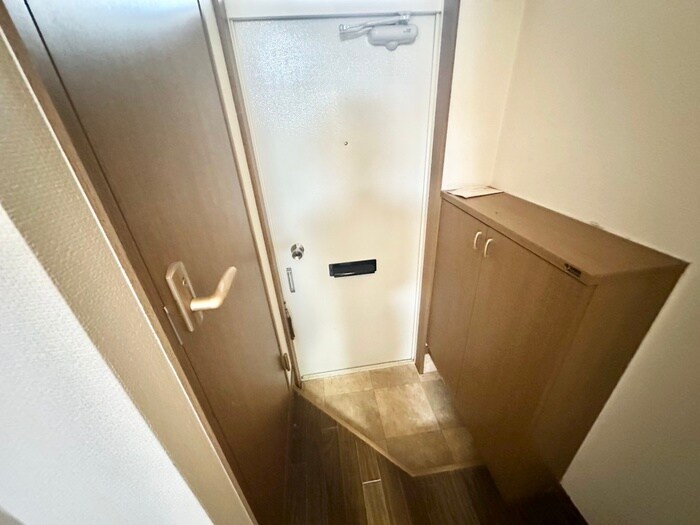 物件内観写真7　(玄関)