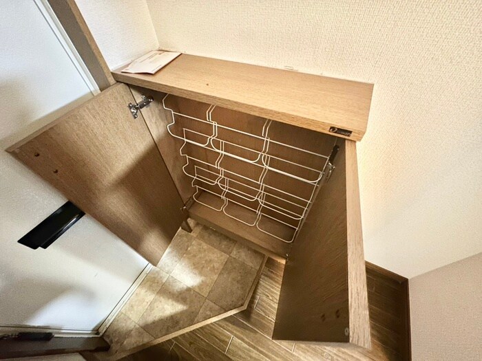 物件内観写真8　(靴箱)