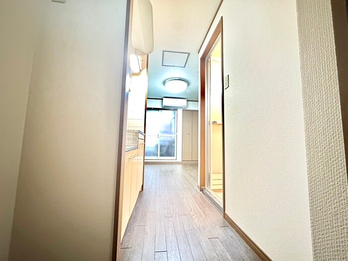 物件内観写真9　(廊下)