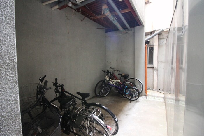 物件外観写真5　(駐輪場)