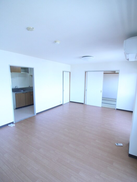 物件内観写真11　(居室)