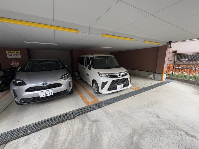 物件外観写真3　(駐車場)