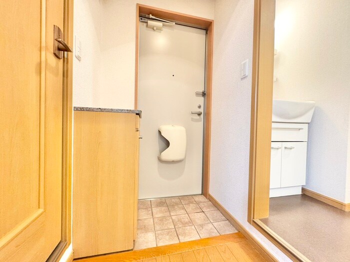 物件内観写真17　(玄関)