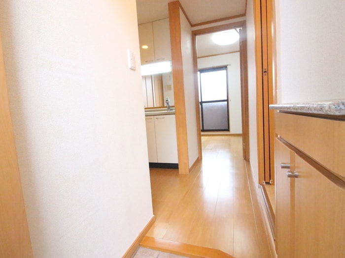 物件内観写真18　(廊下)