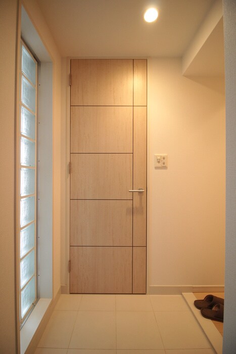 物件内観写真10　(玄関)