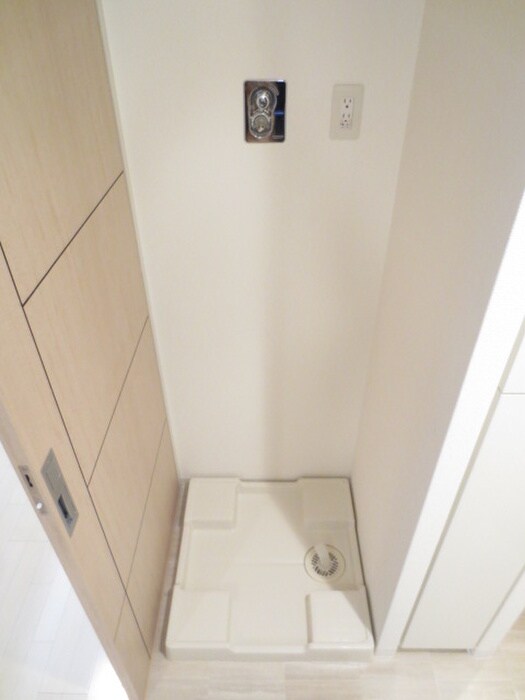 物件内観写真14　(洗濯機置場)