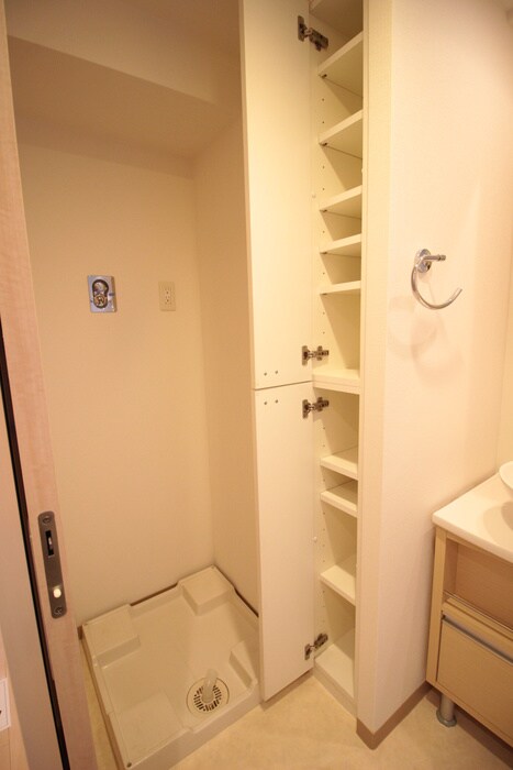 物件内観写真21　(洗濯機置場)