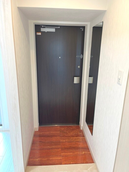 物件内観写真7　(玄関)