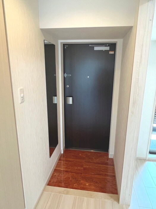 物件内観写真7　(玄関)