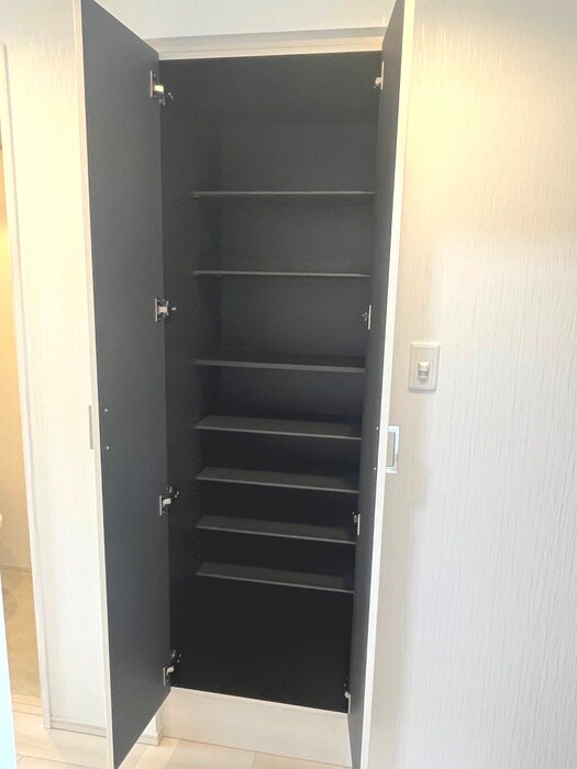 物件内観写真8　(靴箱)