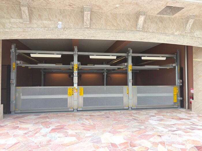 物件外観写真4　(駐車場)