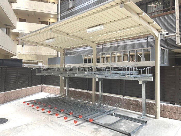 物件外観写真5　(駐輪場)