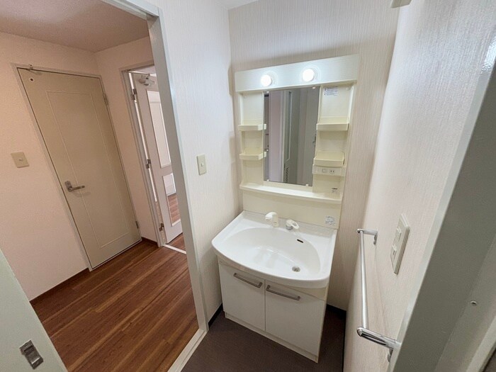 物件内観写真11　(洗面)