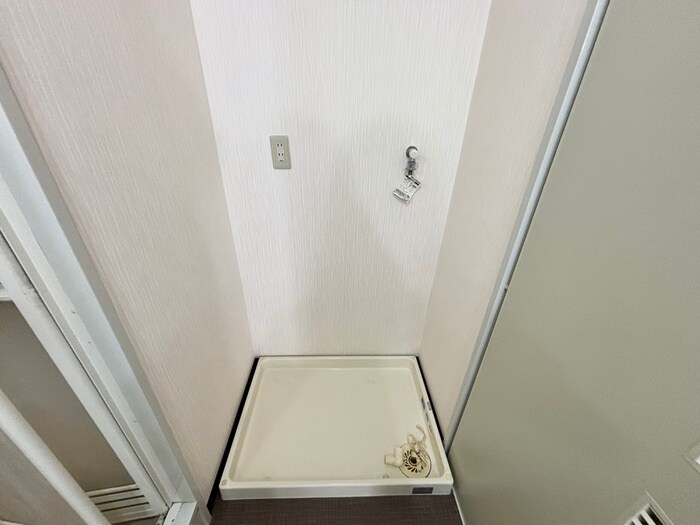 物件内観写真15　(洗濯機置場)