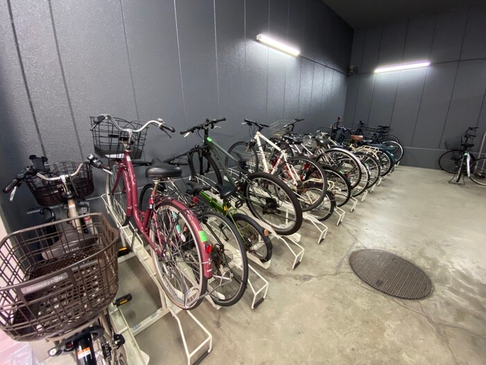 物件外観写真5　(駐輪場)