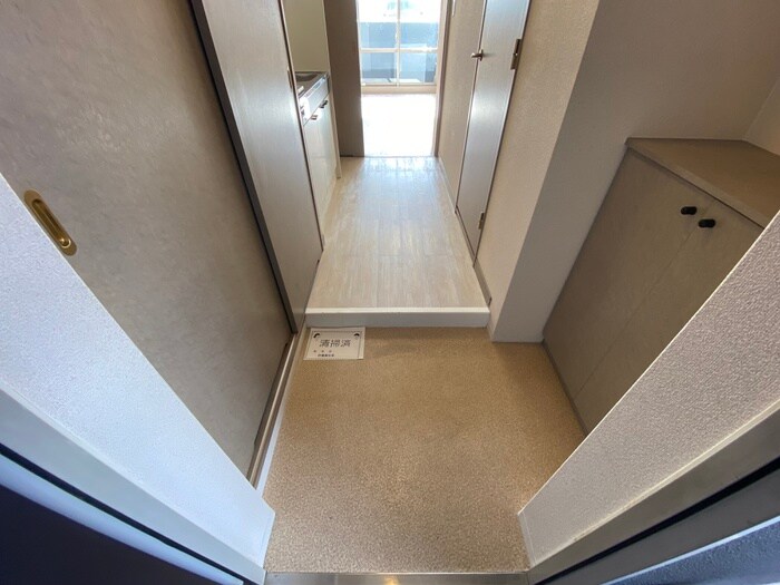 物件内観写真17　(玄関)