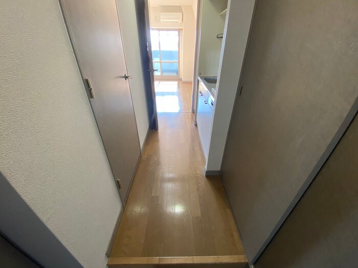 物件内観写真17　(廊下)