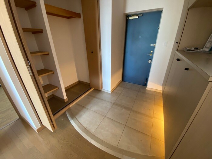 物件内観写真21　(玄関)