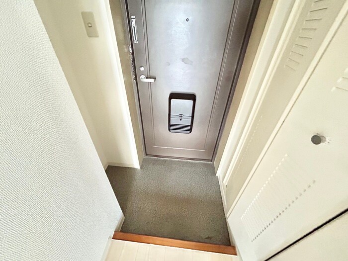 物件内観写真17　(玄関)