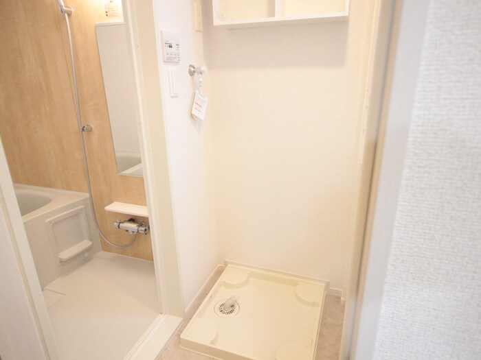 物件内観写真12　(洗濯機置場)