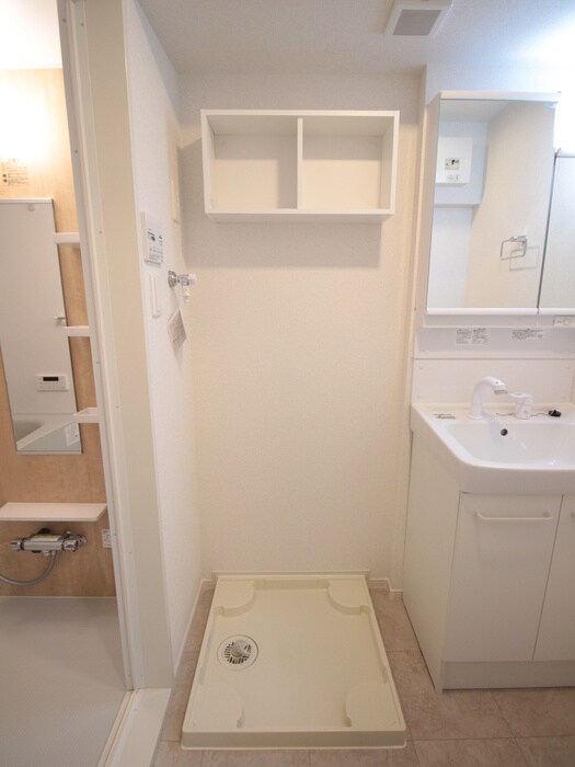 物件内観写真13　(洗濯機置場)