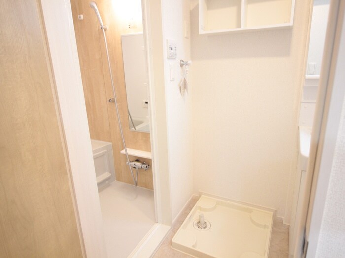 物件内観写真13　(洗濯機置場)