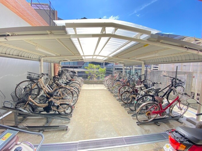 物件外観写真4　(駐輪場)