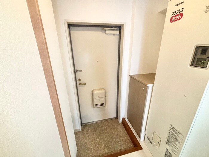 物件内観写真18　(玄関)