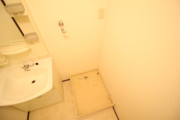 物件内観写真18　(洗濯機置場)