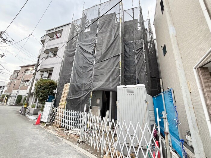 物件外観写真1　(建築中)