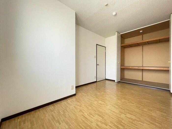 物件内観写真11　(収納)