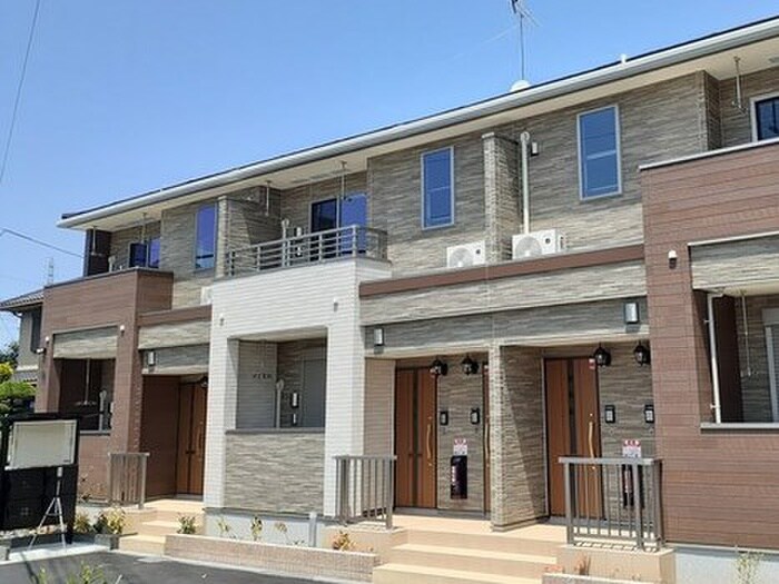 物件外観写真5　(エントランス部分)