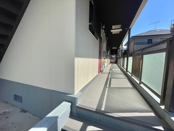 物件外観写真6　(エントランス部分)