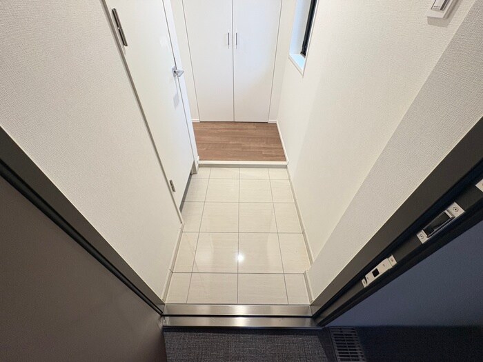 物件内観写真9　(玄関)