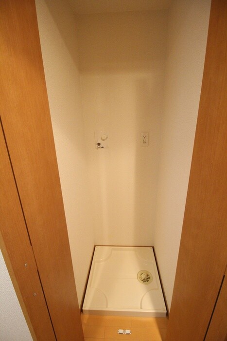 物件内観写真12　(洗濯機置場)
