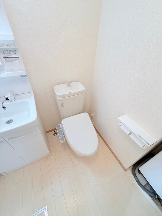 物件内観写真14　(トイレ)