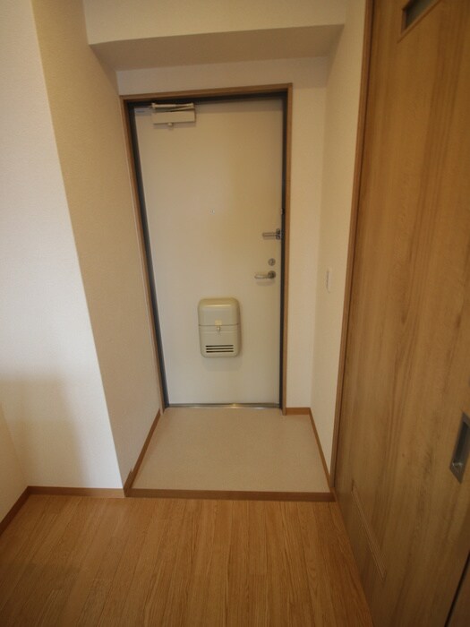 物件内観写真15　(玄関)