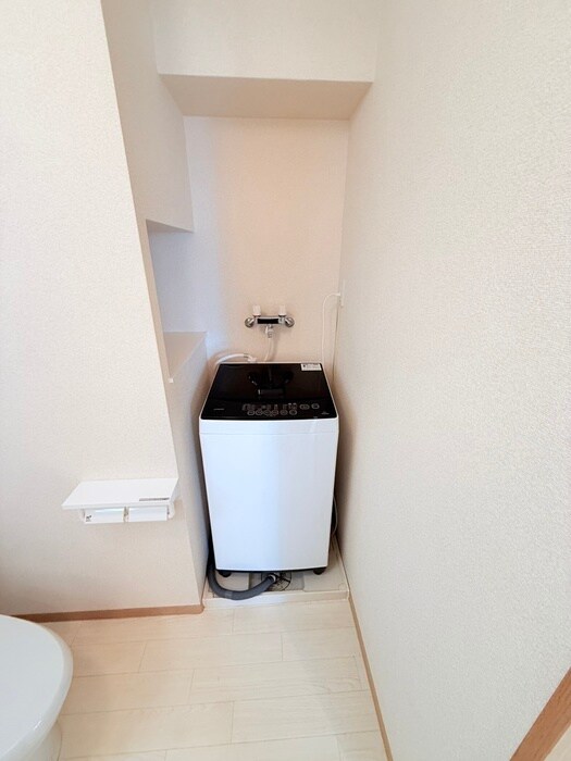 物件内観写真17　(洗濯機置場)
