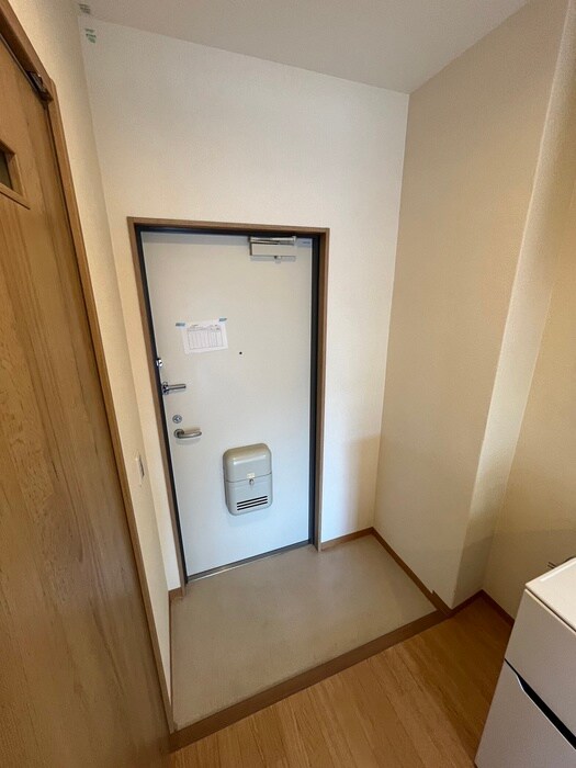 物件内観写真17　(玄関)