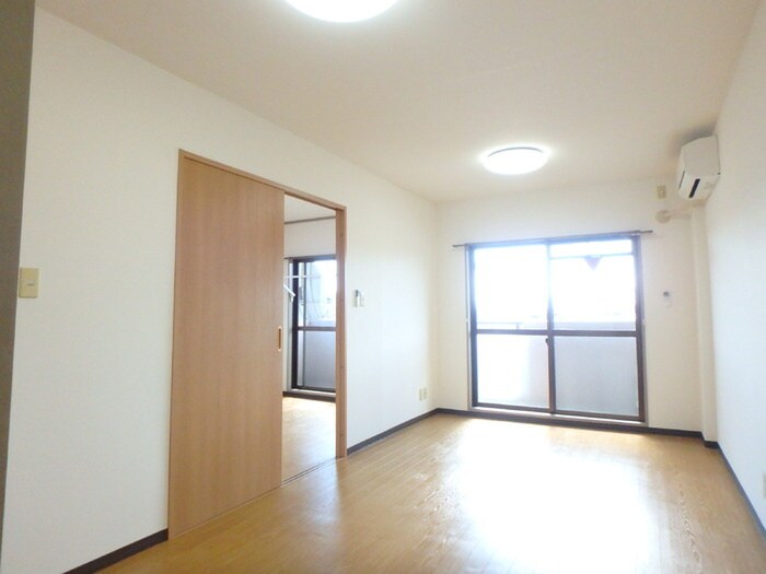 物件内観写真6　(居室)