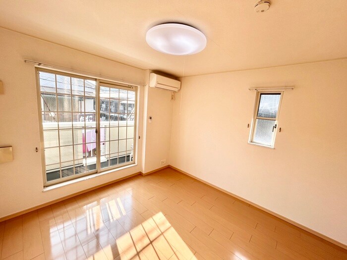 物件内観写真10　(居室)